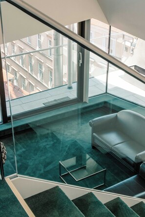Studio Suite, City View (Penthouse) | Minibar, in-room safe, WiFi (free), individually decorated - König von Ungarn (Vienna)