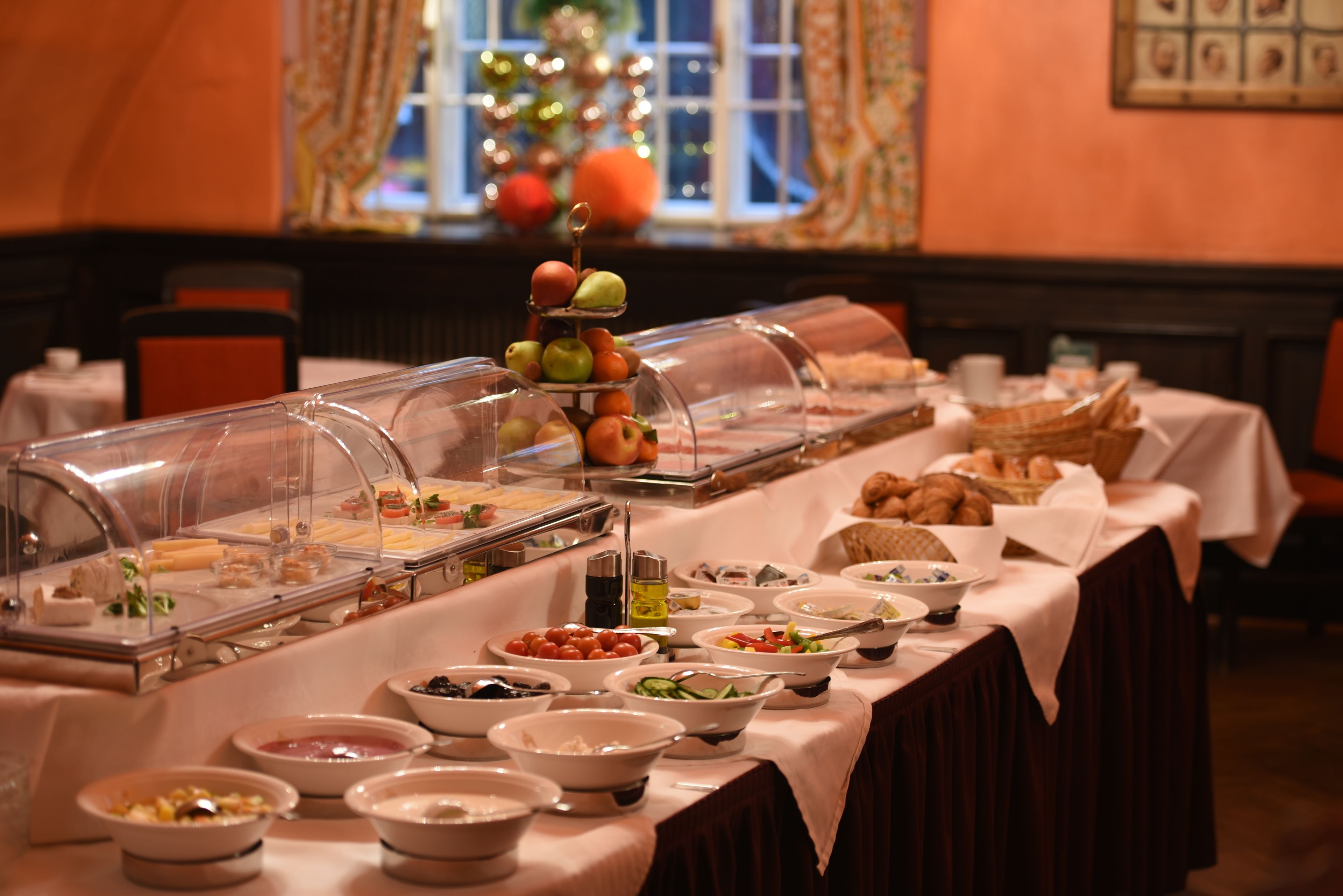 Se ofrece un desayuno bufé (25 EUR por persona)