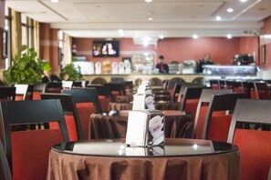 Colazione a base di specialità locali inclusa, servita tutte le mattine 