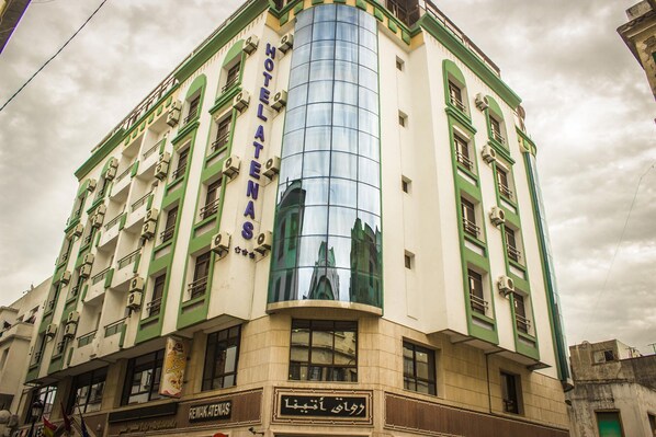 Front of property - Atenas Hotel (Tetouan)