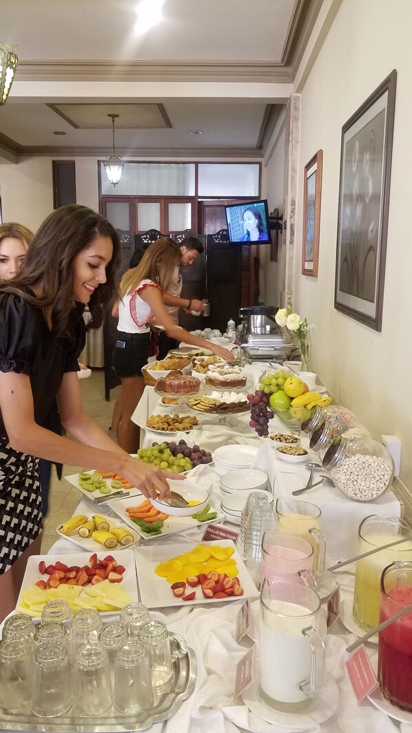 Free continental breakfast - Hotel Carmen (Tarija)