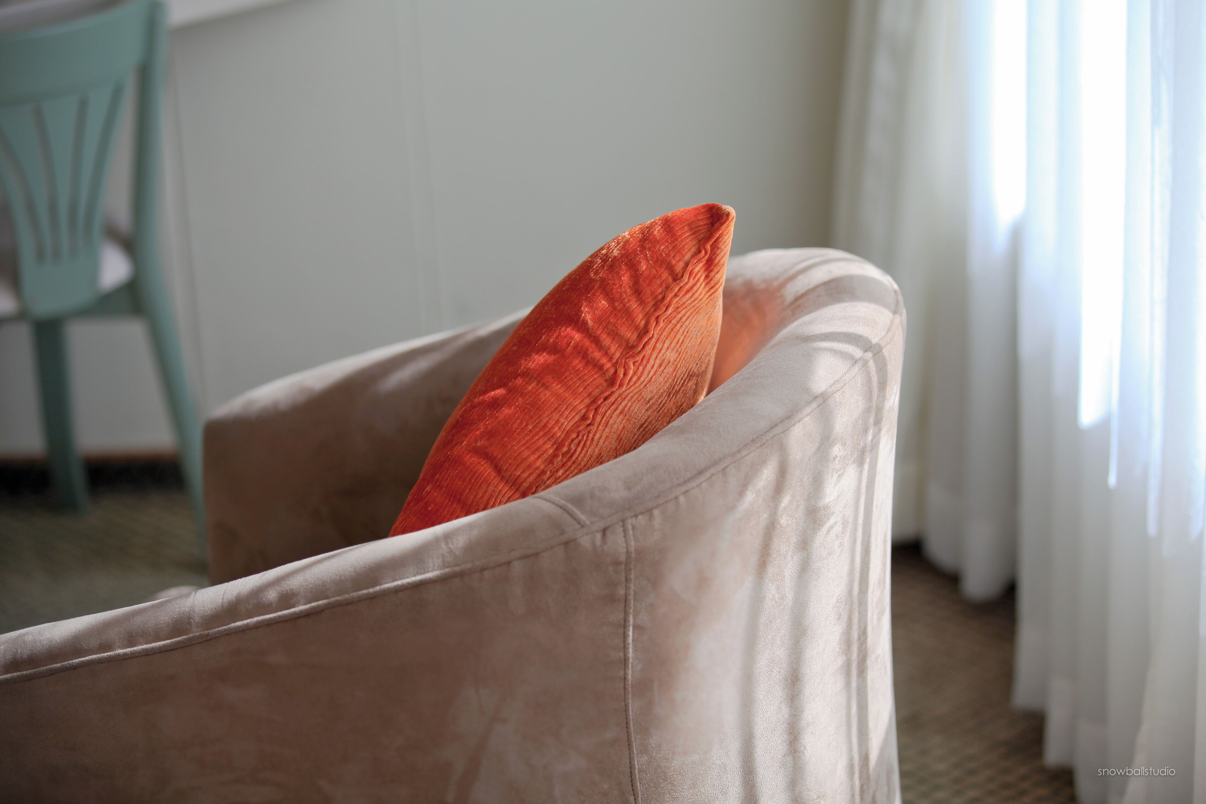 standard double room | minibar, in-room safe, desk, laptop workspace