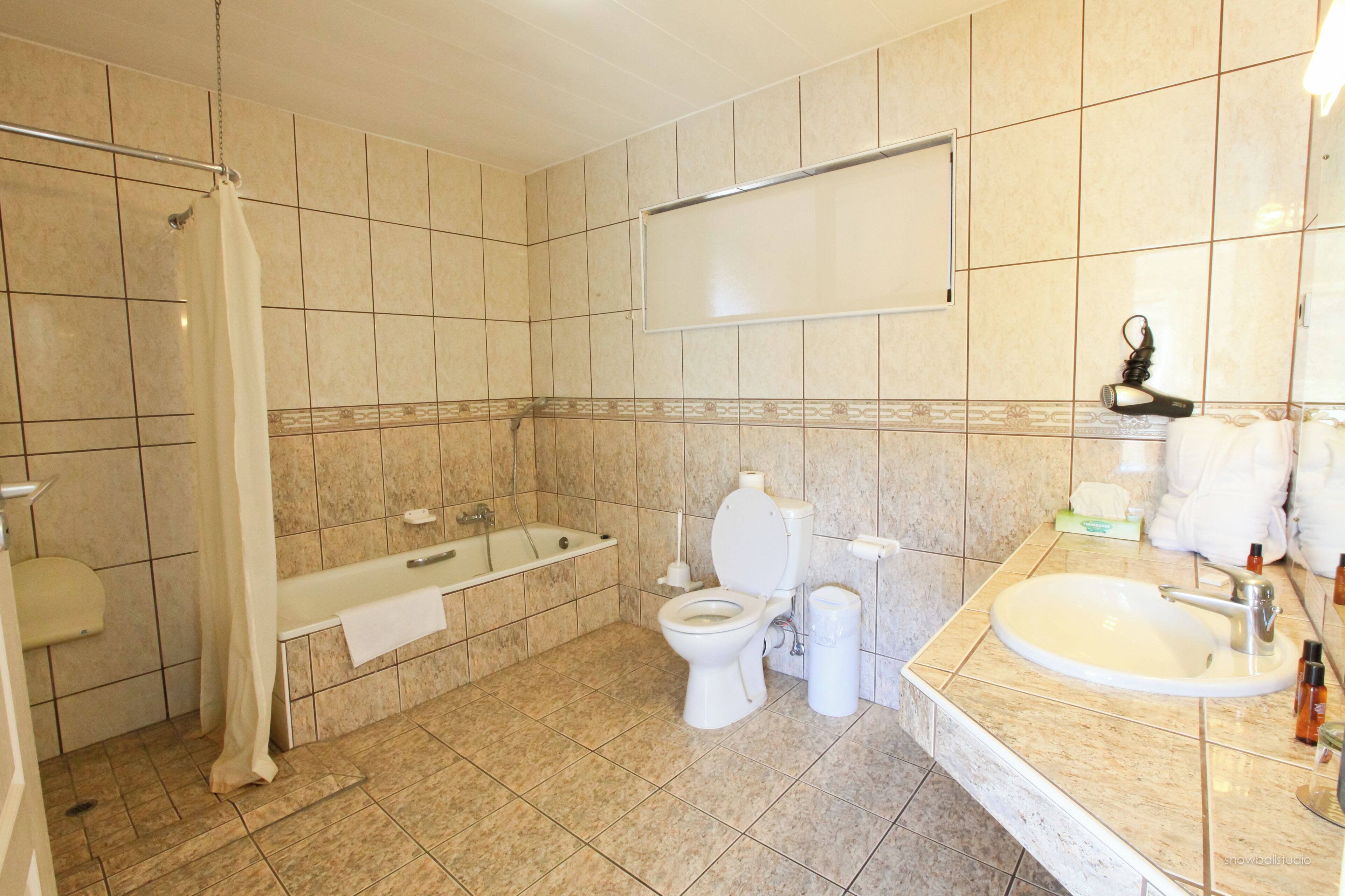 luxury double room | bathroom | free toiletries, hair dryer, towels, soap
