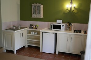 Wilde Als Suite - Apartment for 2 | Private kitchen | Fridge, microwave, stovetop, coffee/tea maker - The Clarens Country House (Clarens)