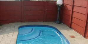 Bañera de hidromasaje exterior