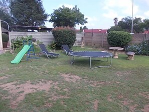 Área de juegos infantiles al aire libre