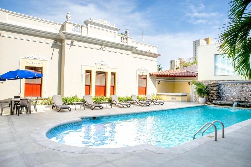 Hotel Majestic image