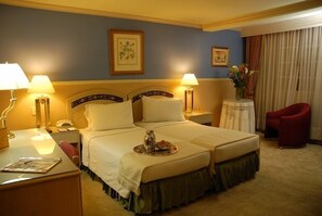 Superior Double Room | Minibar, in-room safe, desk, free WiFi - Hotel-Monti (Bogotá)