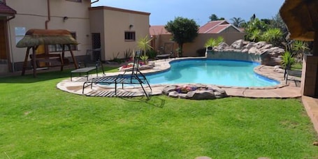 Seasonal outdoor pool. Augusta Villa St Pio Guest House