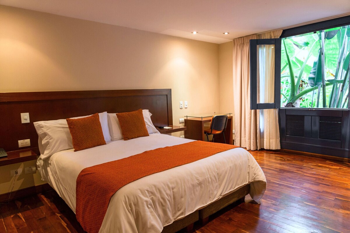 Soundproofing, WiFi (free), bed sheets