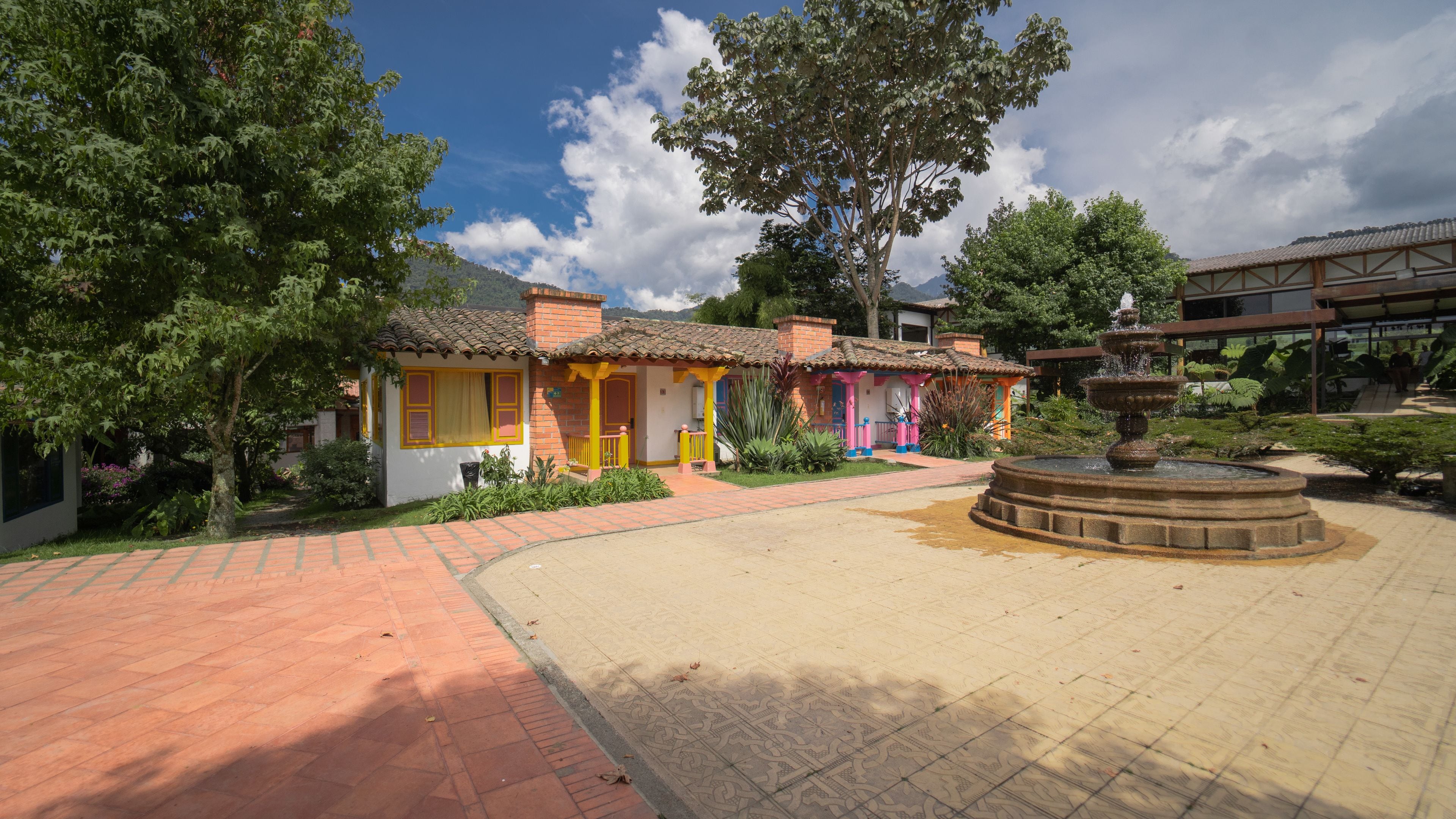 soundproofing, free wifi, bed sheets