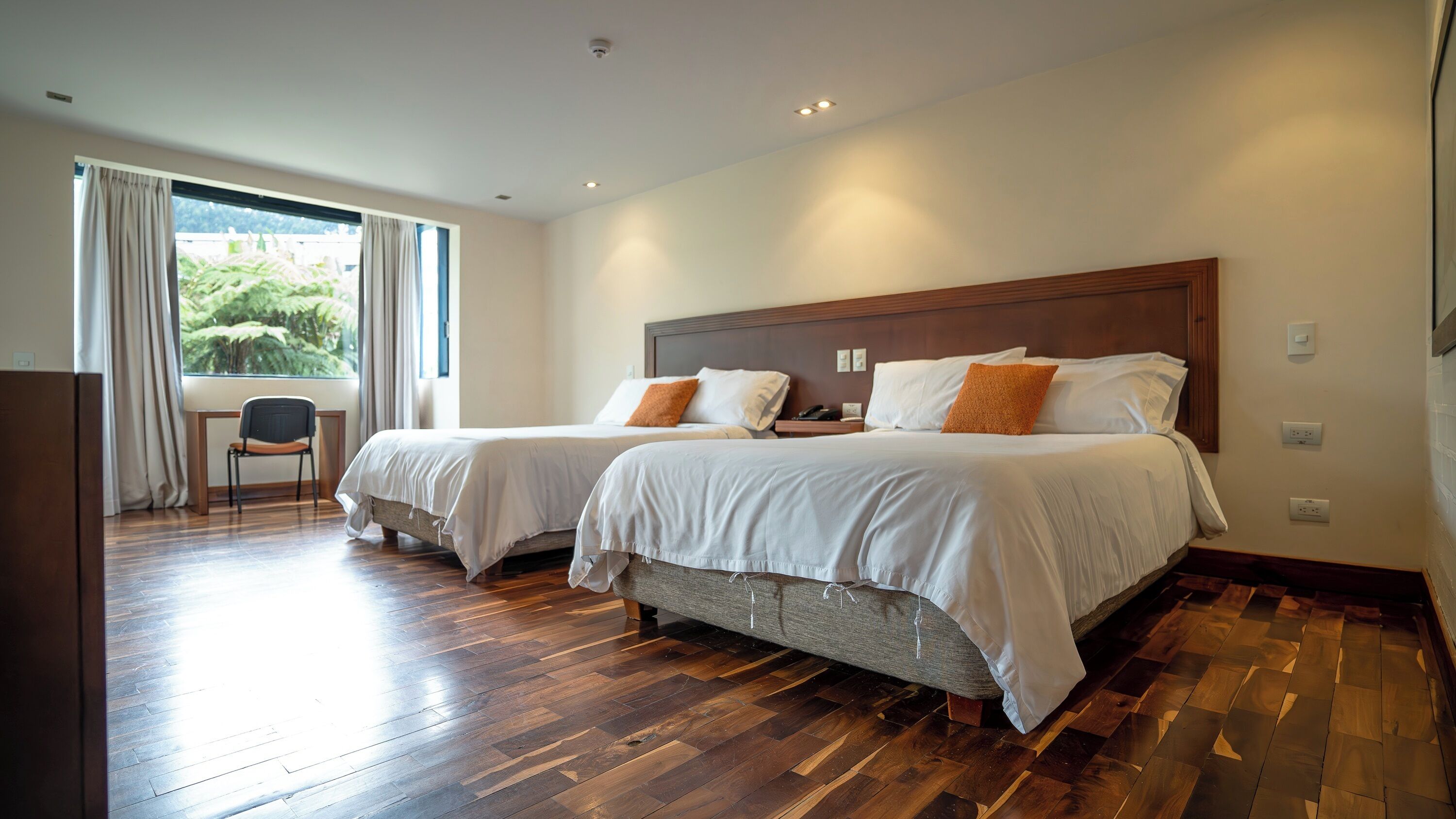 Sistema de insonorización, wifi gratis y ropa de cama 