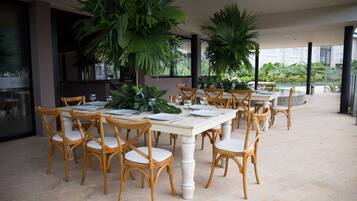 Desayuno completo incluido todos los días