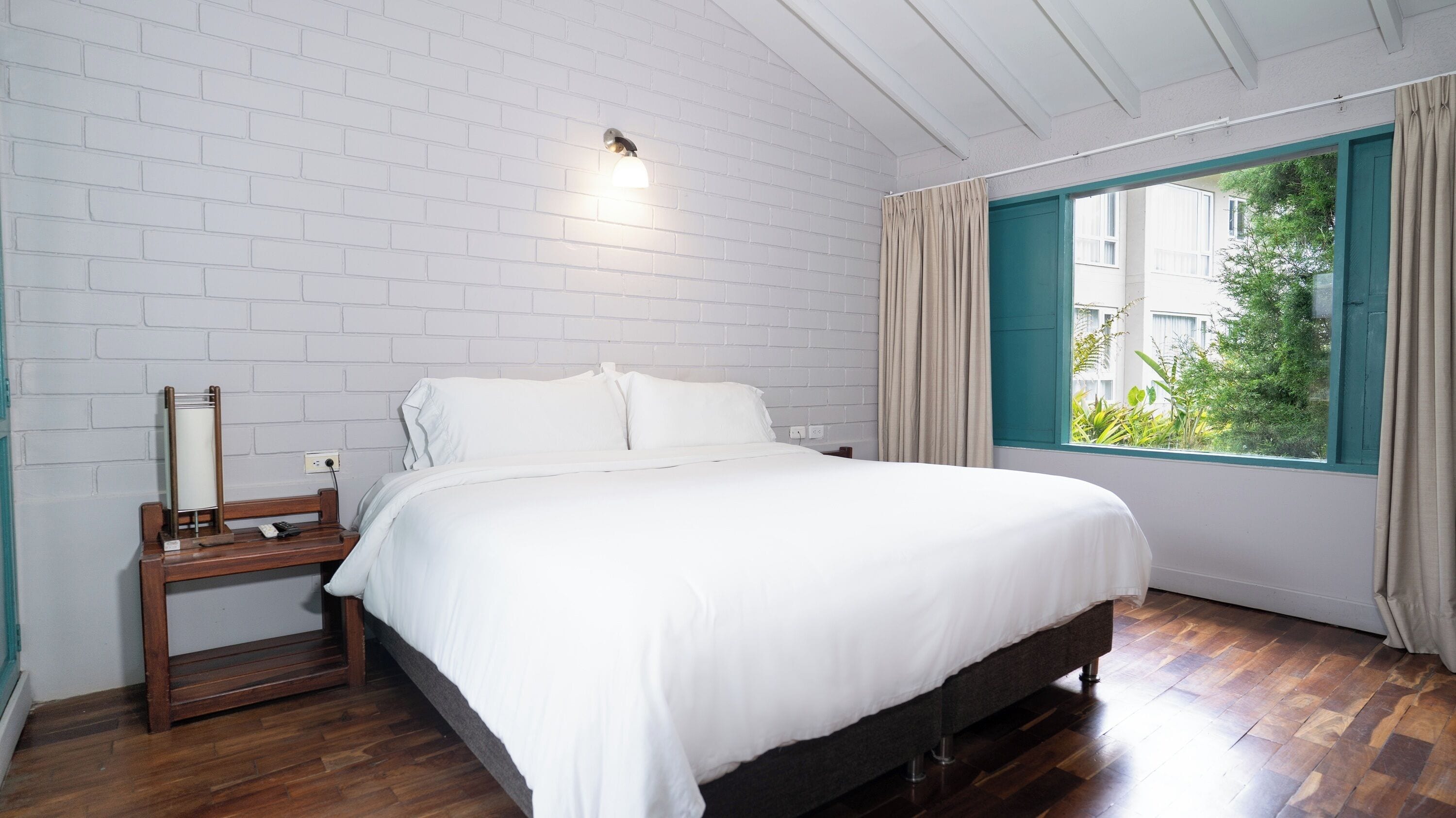 Sistema de insonorización, wifi gratis y ropa de cama 