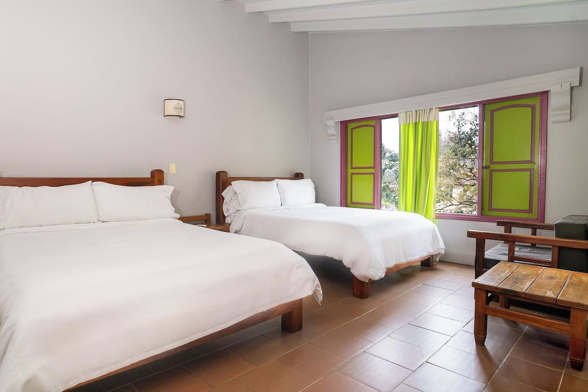 تجهيزات عازلة للصوت وواي فاي مجانًا وملاءات أسرّة