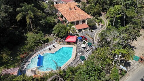 Hotel California Pacho