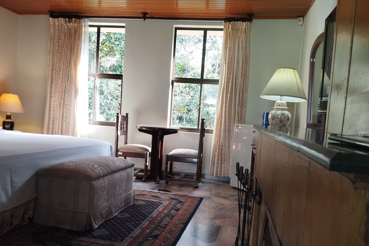 Een minibar, gratis wifi, beddengoed