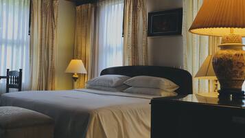 Kolmen hengen superior-huone | Minibaari, ilmainen Wi-Fi, vuodevaatteet