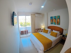 Chambre Double, 1 lit double | Minibar, coffres-forts dans les chambres, fer et planche à repasser