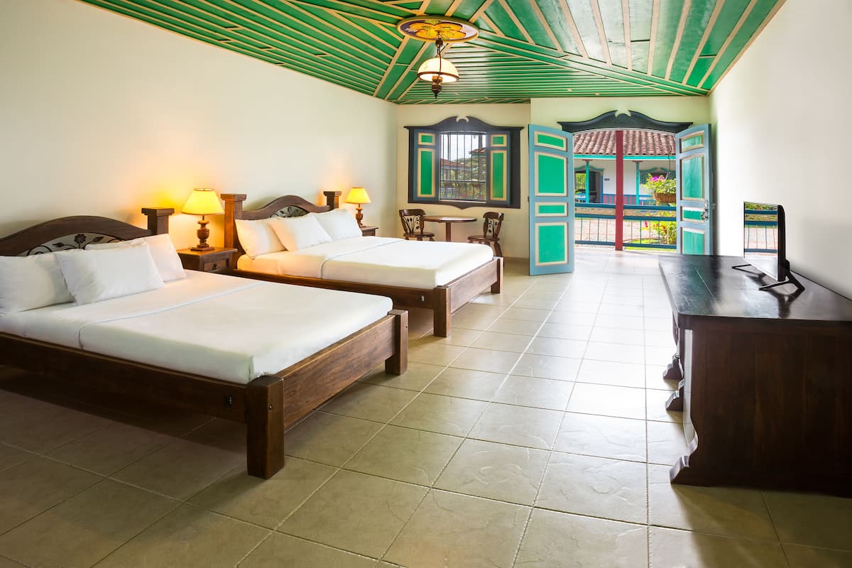 Basic Double Room | In-room safe, individually furnished, desk, laptop workspace