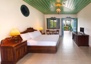 In-room safe, individually furnished, desk, laptop workspace - Decameron Las Heliconias (Quimbaya)