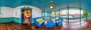2 restaurants, breakfast, lunch, dinner served; local cuisine - Decameron Las Heliconias (Quimbaya)