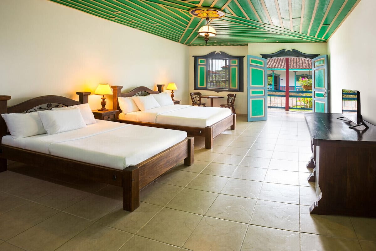 In-room safe, bed sheets