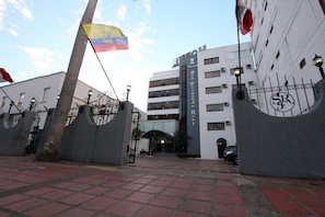 Front of property - Hotel San Fernando Real (Cali)