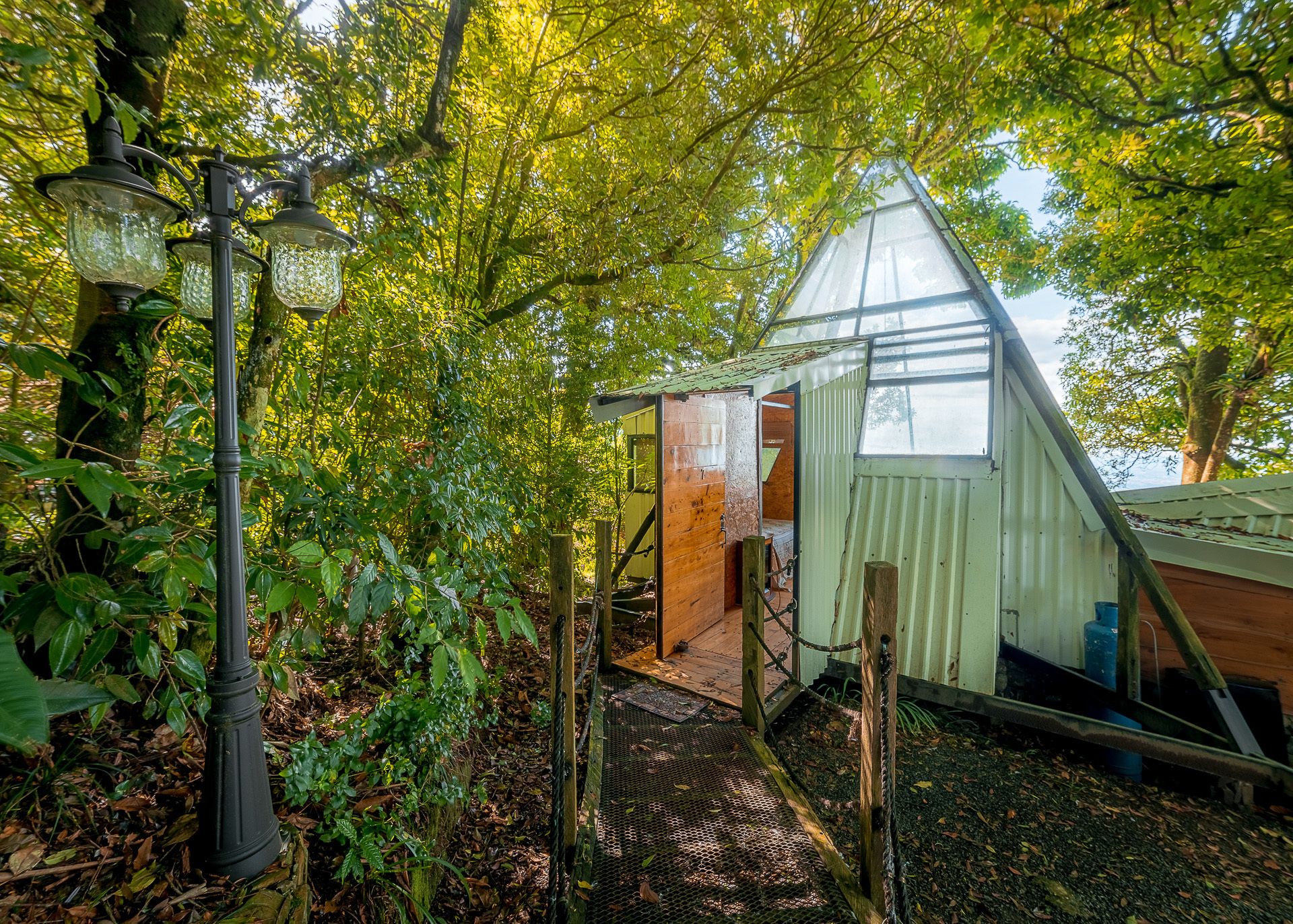 chalet, jetted tub | 1 bedroom, iron/ironing board, free wifi, bed sheets