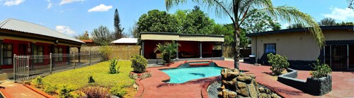 Lapologa Bed and Breakfast