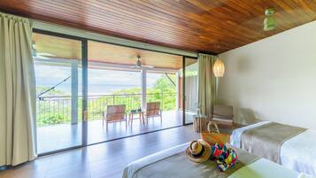 Panorama Suite, Two Queen Beds | Ropa de cama de alta calidad y caja de seguridad en la habitación