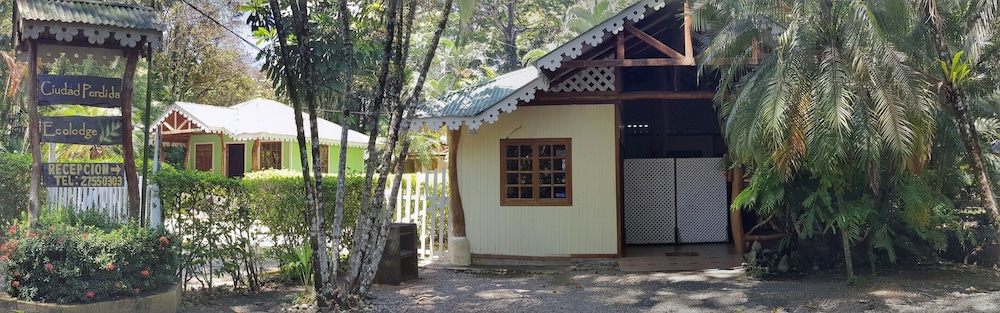 Ciudad Perdida Ecolodge by null