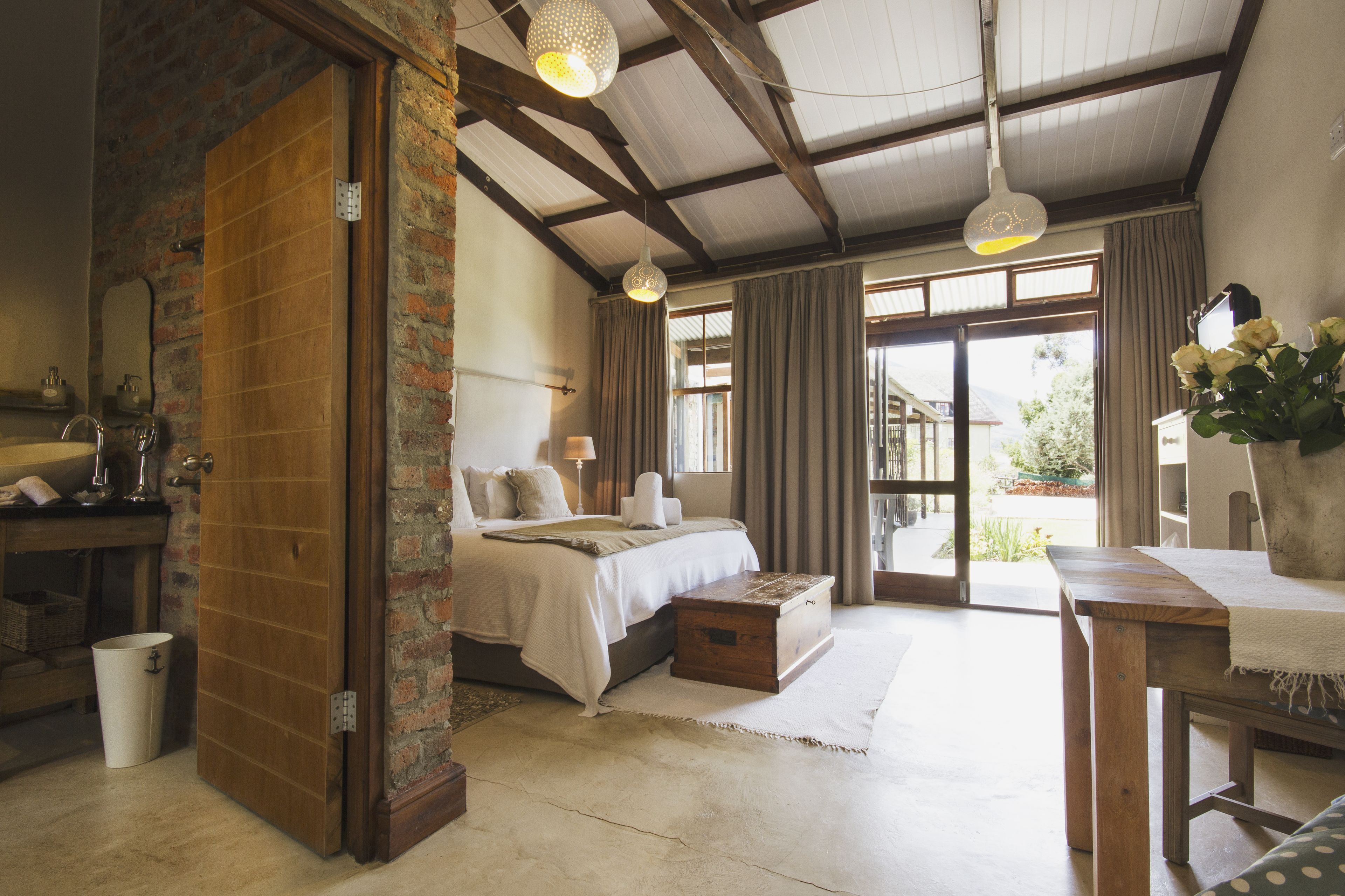 Standard Double or Twin Room | Minibar, in-room safe, desk, blackout curtains