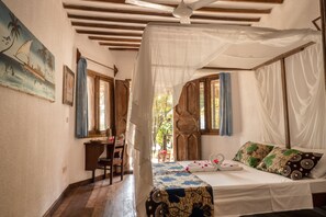 Habitació clàssica, 1 llit de matrimoni, no fumadors, primera línia de mar