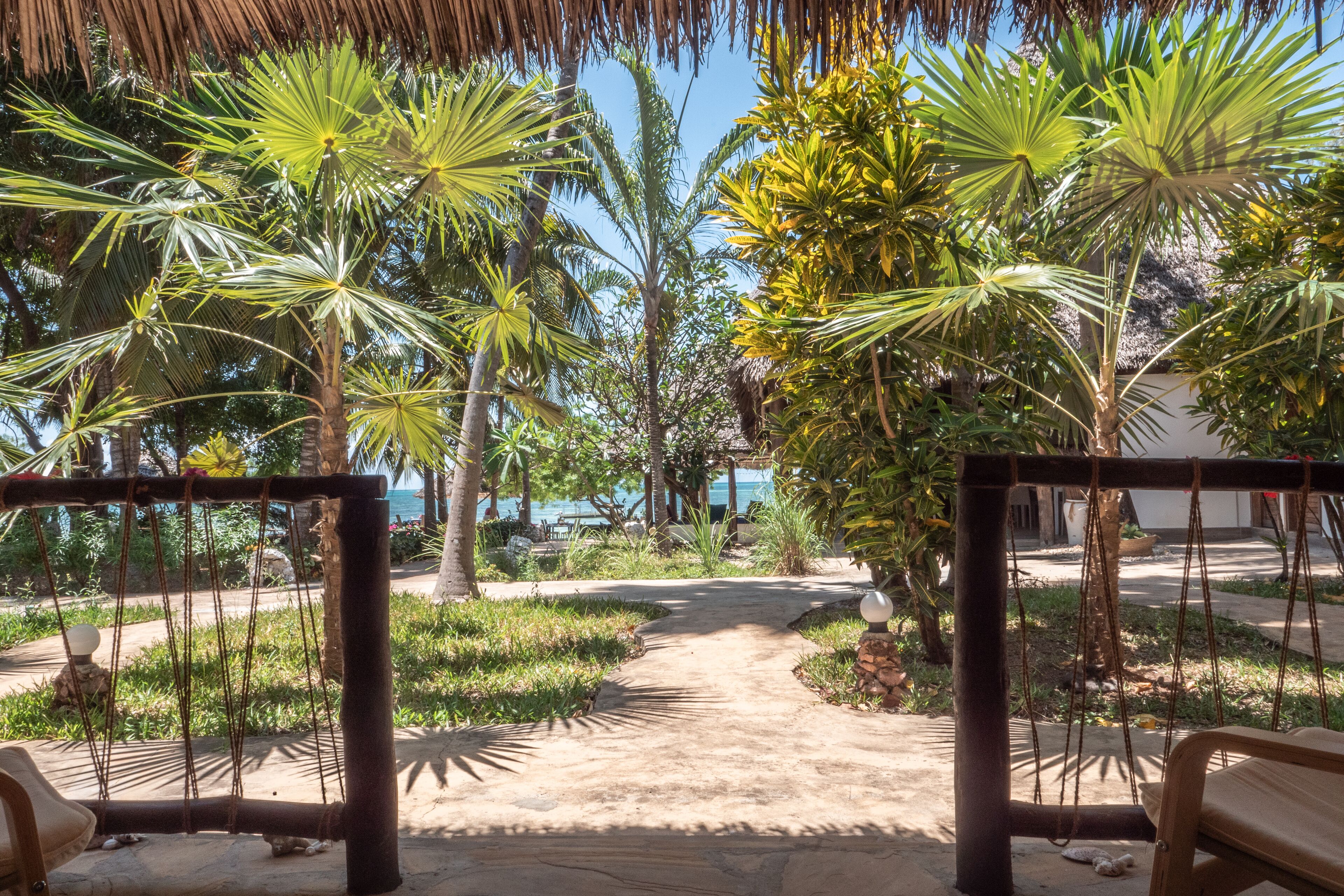 Classic Room, 1 Queen Bed, Non Smoking, Oceanfront | Terrace/patio