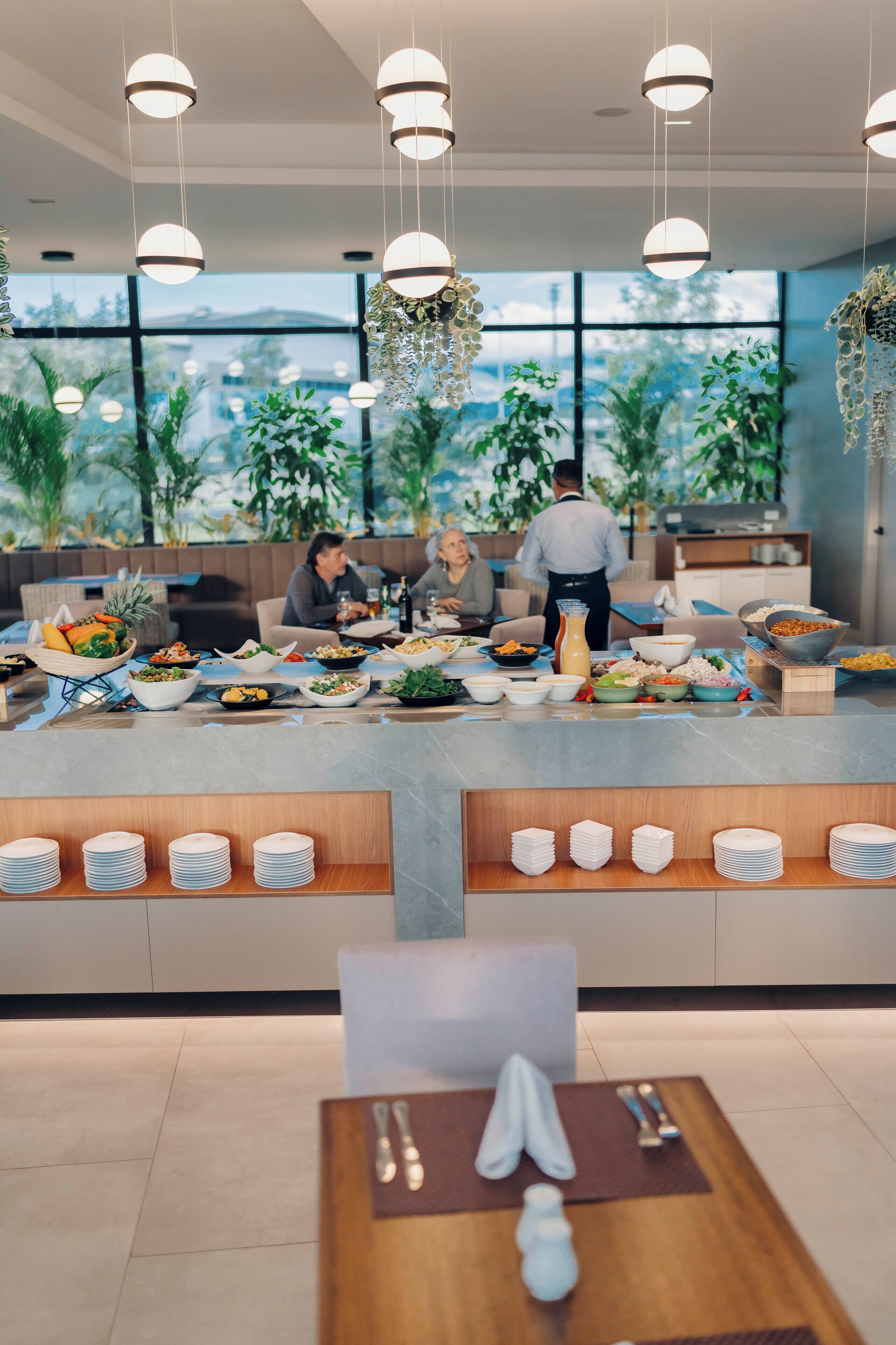 breakfast, lunch, dinner served; international cuisine