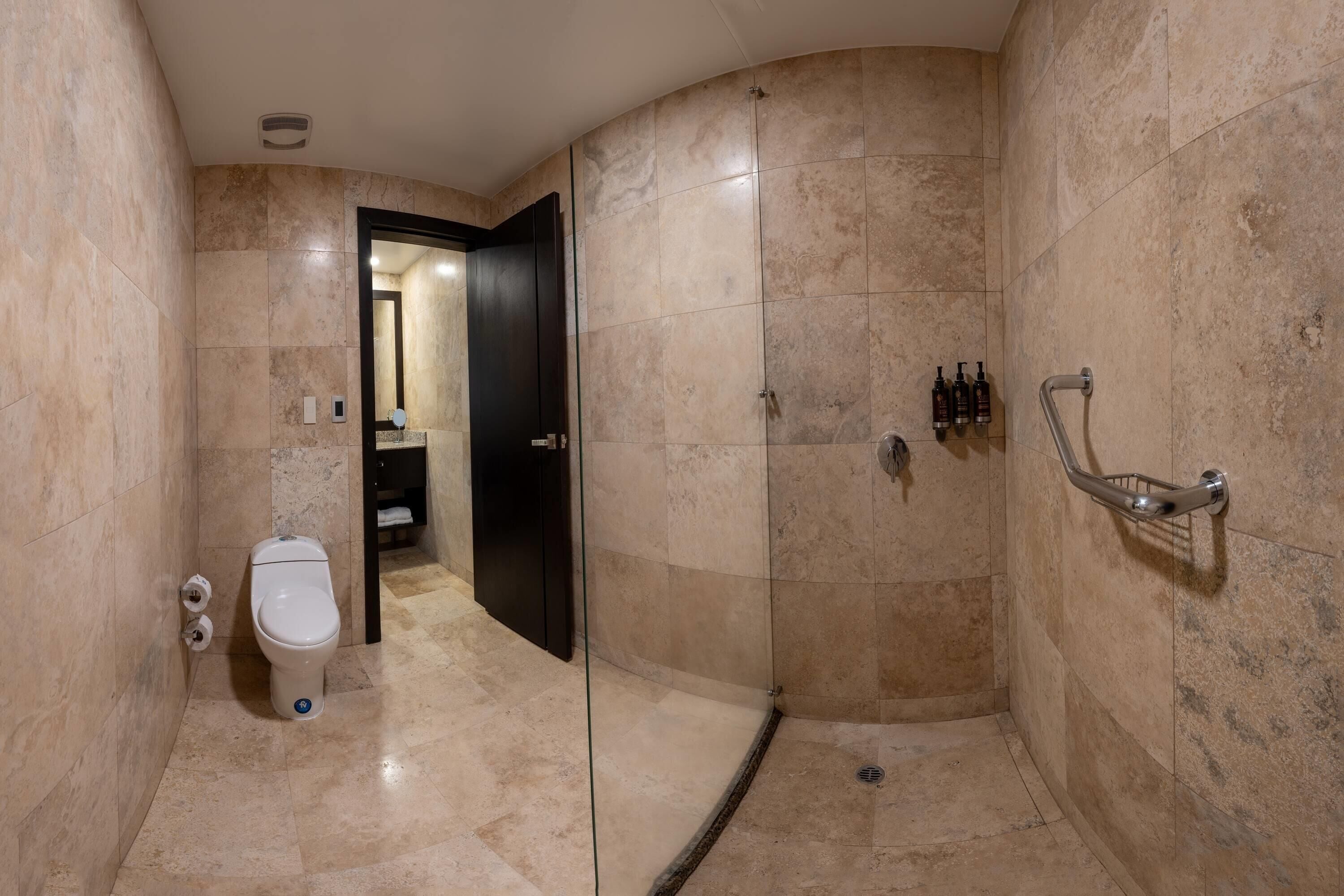 Executive Studio Suite, 1 King Bed | Bathroom