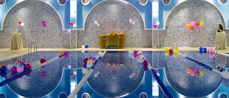 Una piscina techada
