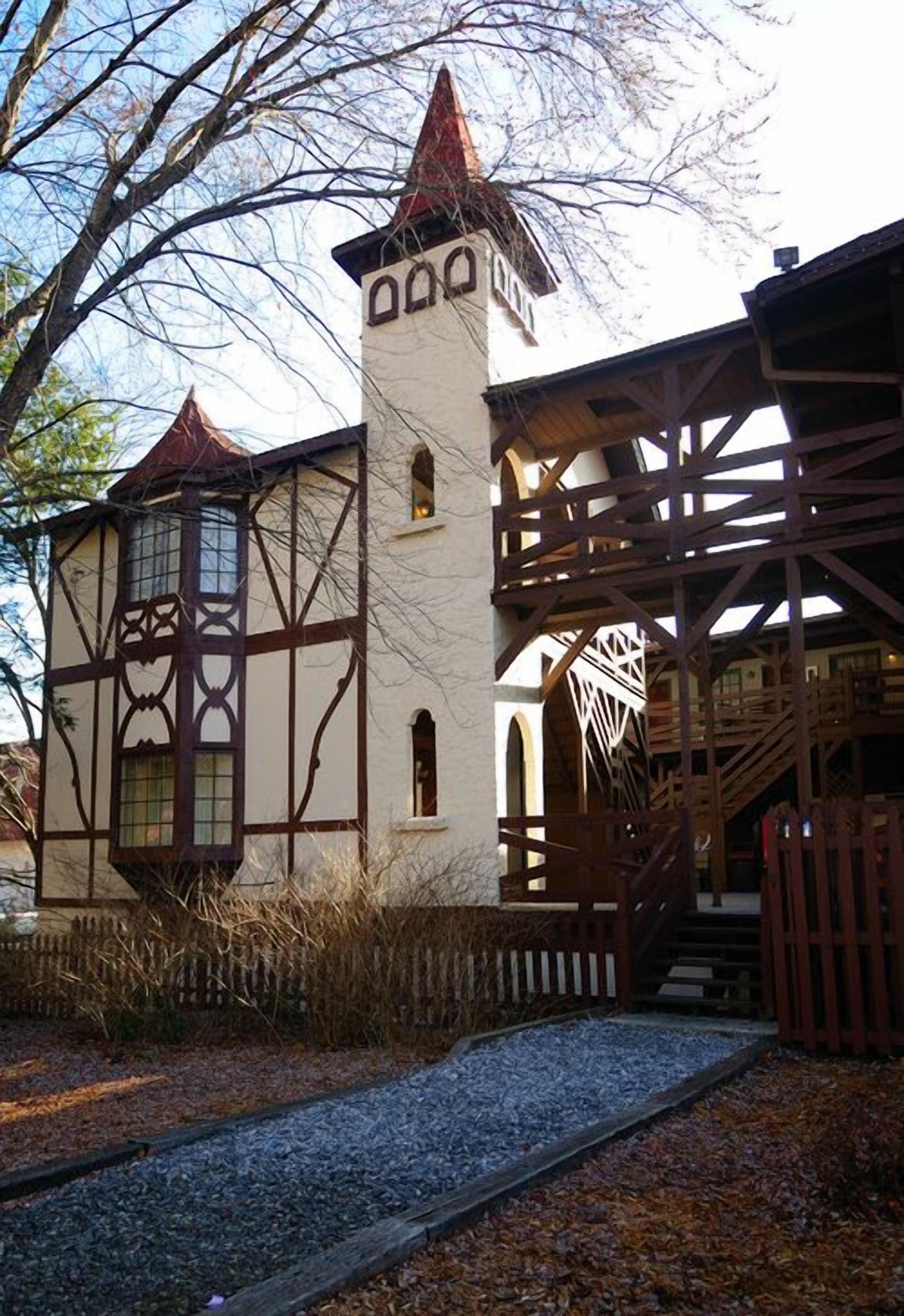 basic room, 2 queen beds (no pets, not riverfront, stairs access only)* -no view-no ground floor* | iron/ironing board, free wifi, bed sheets