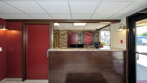 Lobby - Red Roof Inn Vermillion - U of South Dakota (Vermillion)