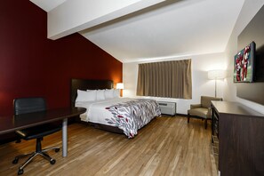 Superior Room, 1 King Bed (Smoke Free) | Premium bedding, desk, rollaway beds, free WiFi - Red Roof Inn Vermillion - U of South Dakota (Vermillion)