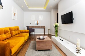 Superior Apartment, 1 Bedroom, Balcony, Garden View