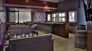 Bar (on property) - Clarion Inn Sevilla (Dera Bassi)