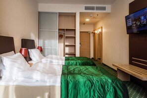 Standard Twin Room | In-room safe, iron/ironing board, rollaway beds, free WiFi - Green City Hotel (Minsk)