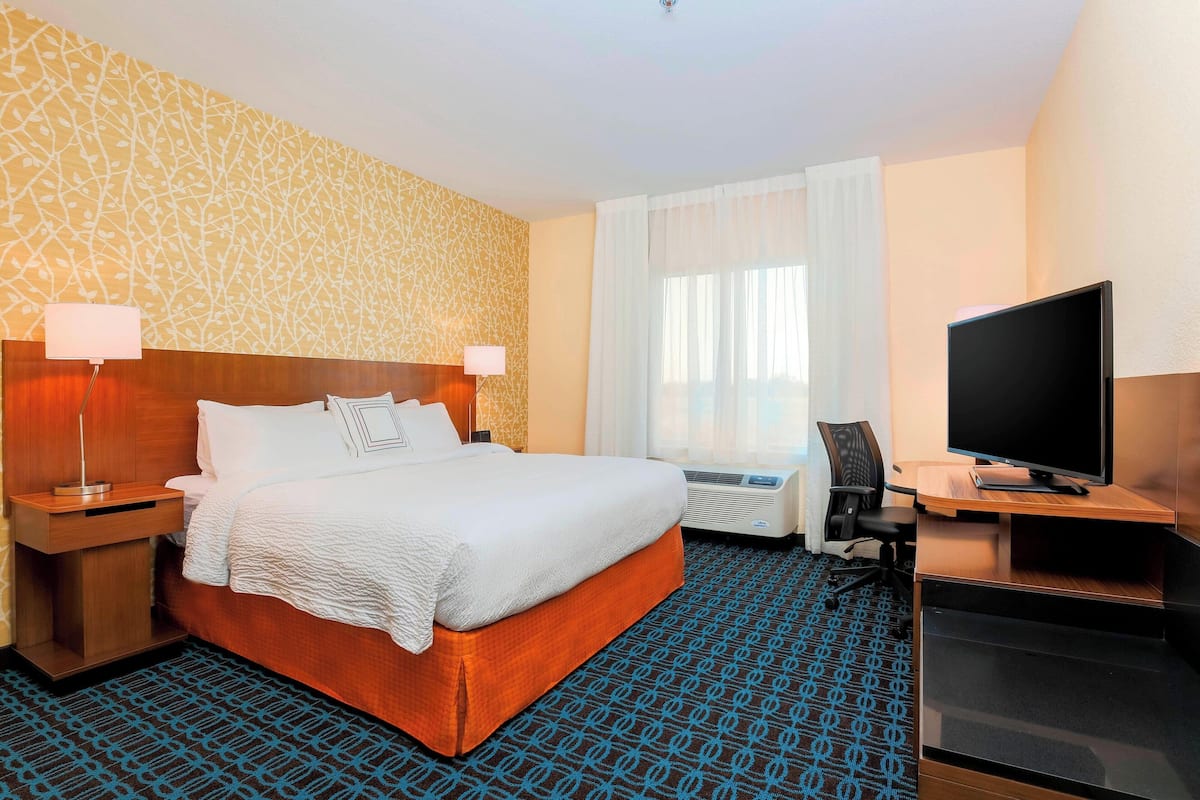 In-room safe, desk, laptop workspace, blackout drapes
