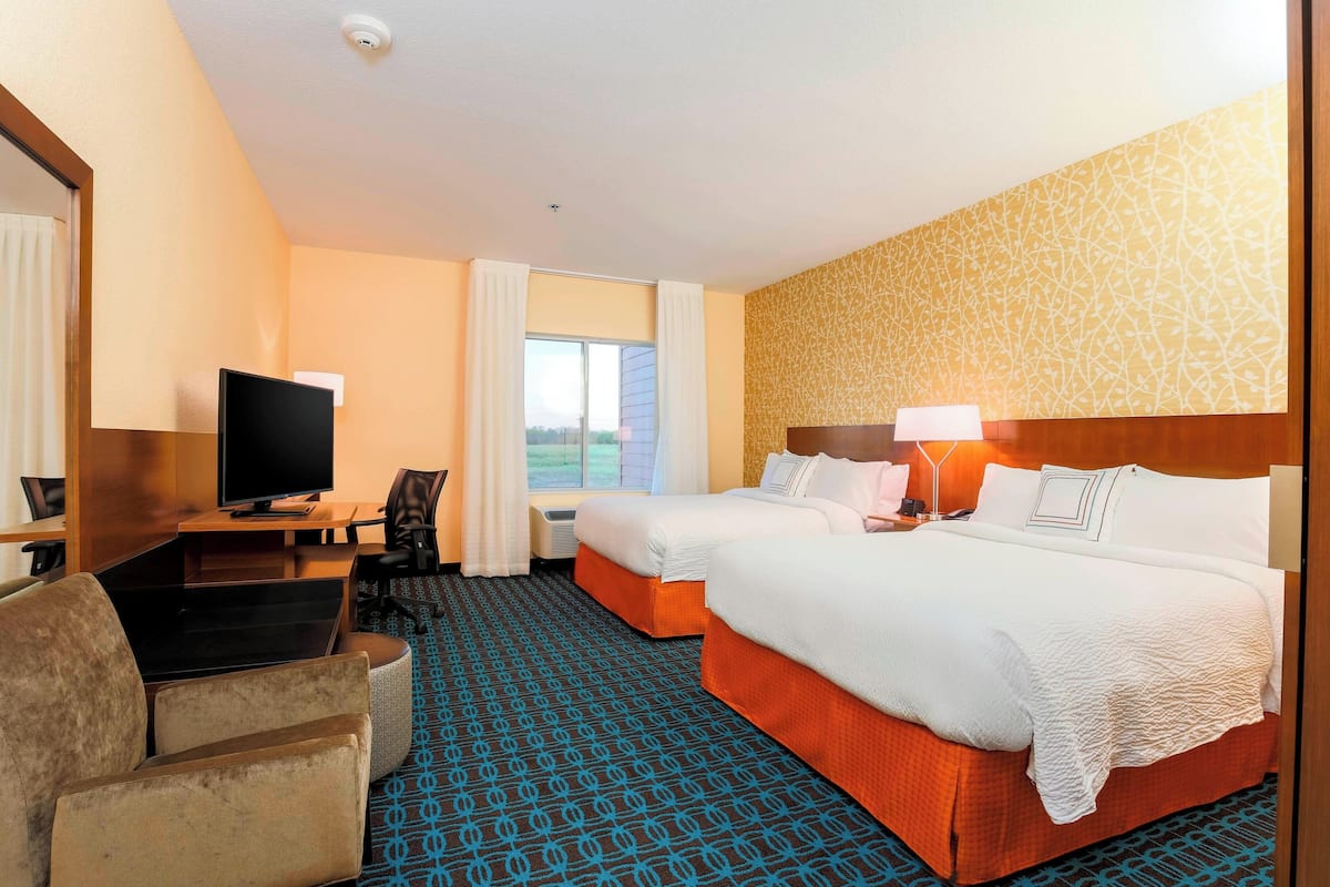 In-room safe, desk, laptop workspace, blackout drapes