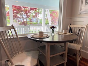 Living area - The Harbor Inn (Kennebunkport)