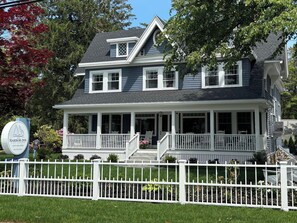 Front of property - The Harbor Inn (Kennebunkport)
