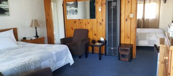 Bishop Village Motel