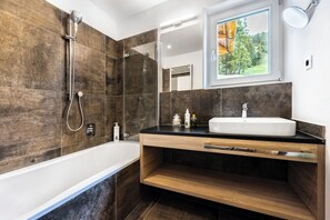 Superior Room, 2 Bedrooms, Terrace, Slope side | Bathroom | Hair dryer, bidet, towels, soap - Bio Alpine Hotel Gran Fodà (Marebbe)